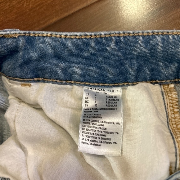 AMERICAN EAGLE Ripped Super High Rise Jegging size 6 - Picture 5 of 11